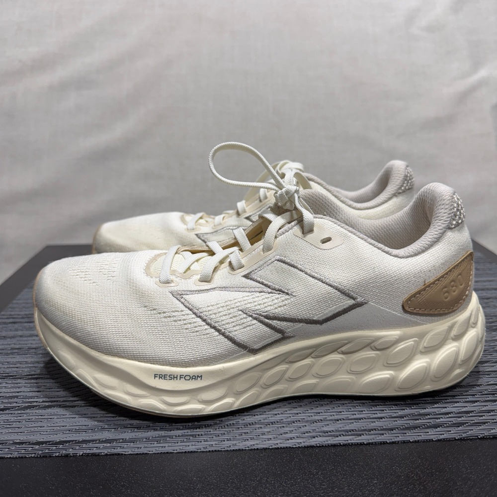 New Balance Fresh Foam 680 v8 Shoes - Women 7 - White Beige Running Walk W680RC8